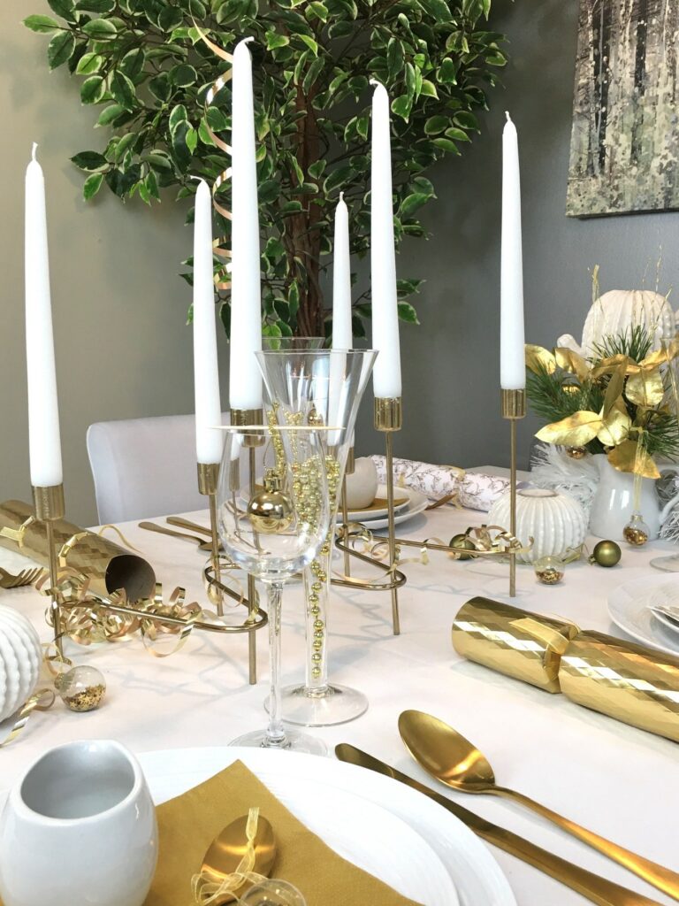 White table decorations